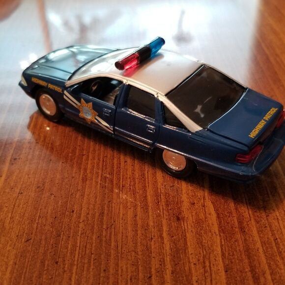 Nevada Highway Patrol Road Champs die cast police car 1:43 scale - Picture 6 of 9